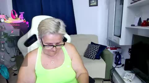 Snapshot of selenna57 chatting on 05-01-26, 06:01 Selenna online show from 05-01-26, 06:01