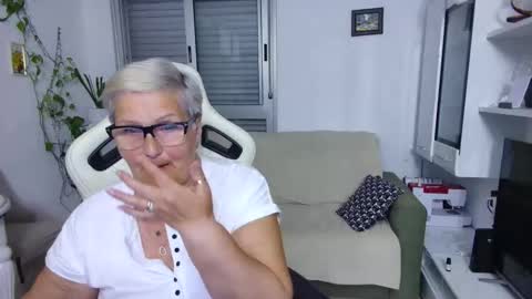 Snapshot of selenna57 chatting on 05-19-26, 05:52 Selenna online show from 05-19-26, 05:52