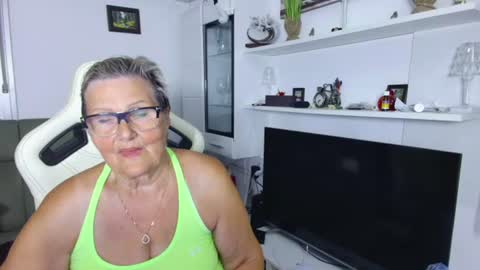 Snapshot of selenna57 chatting on 06-16-26, 05:26 Selenna online show from 06-16-26, 05:26