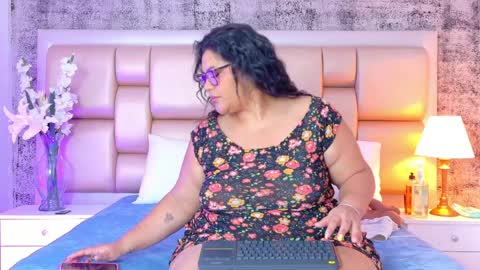 Selenna Cooper online show from 04-07-26, 12:05