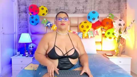 Snapshot of selennacooper chatting on 06-30-26, 12:06 Selenna Cooper online show from 06-30-26, 12:06