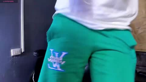 selfsuck_balls online show from 04-12-26, 06:02