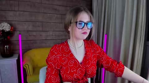 SelinSwarovski online show from 02-18-25, 02:27