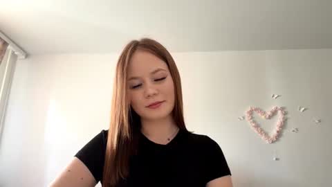 Snapshot of selmacalumag chatting on 06-16-26, 04:04 Lily online show from 06-16-26, 04:04