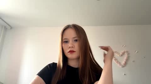 Snapshot of selmacalumag chatting on 06-30-26, 03:29 Lily online show from 06-30-26, 03:29