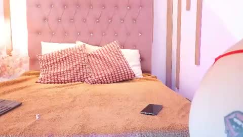 Snapshot of sensual_kim77 chatting on 07-06-26, 01:41 Sensual Kim77 online show from 07-06-26, 01:41
