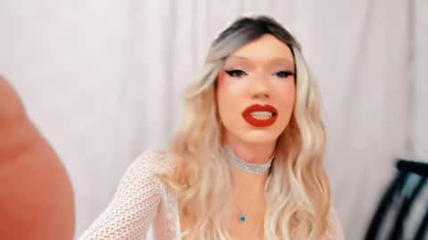 Snapshot of sensual_miss_mia chatting on 05-01-26, 12:04 Mia online show from 05-01-26, 12:04