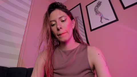 Snapshot of sensualjanex chatting on 06-10-26, 05:28 Jane online show from 06-10-26, 05:28
