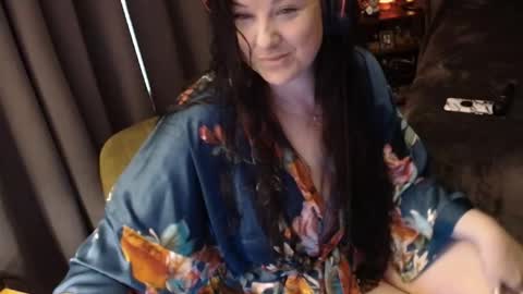 Snapshot of sentfrmheaven chatting on 01-09-26, 01:14 Tara online show from 01-09-26, 01:14