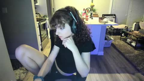 serenabastille online show from 04-27-26, 01:25