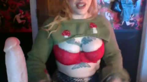 Snapshot of serencigarra chatting on 11-11-25, 02:50 serencigarra online show from 11-11-25, 02:50