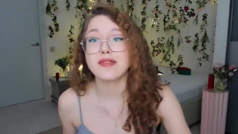 Snapshot of sereneflame chatting on 03-18-26, 04:10 Ophelia online show from 03-18-26, 04:10