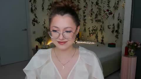 Snapshot of sereneflame chatting on 03-23-26, 04:11 Ophelia online show from 03-23-26, 04:11