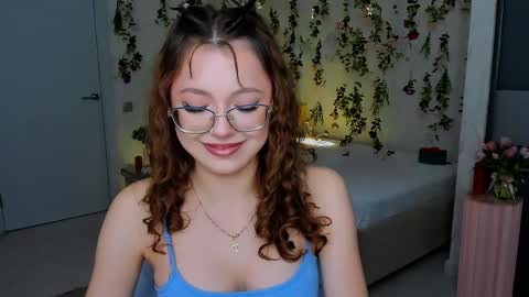 Snapshot of sereneflame chatting on 04-06-26, 04:30 Ophelia online show from 04-06-26, 04:30