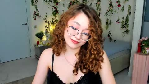 Snapshot of sereneflame chatting on 04-15-26, 04:47 Ophelia online show from 04-15-26, 04:47