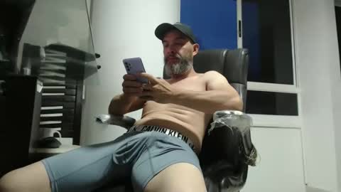 hetero serio discreto online show from 05-11-26, 11:24