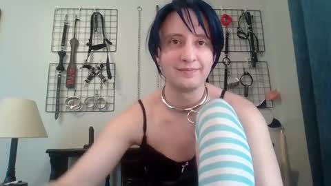 Servile Sarah online show from 05-05-26, 09:56