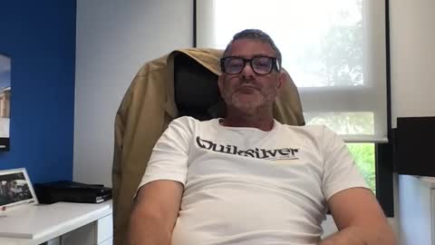 sesamechris92 online show from 05-20-26, 04:35