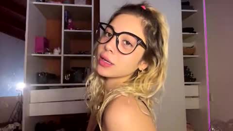 HI   Privates are OPEN online show from 06-03-26, 04:15
