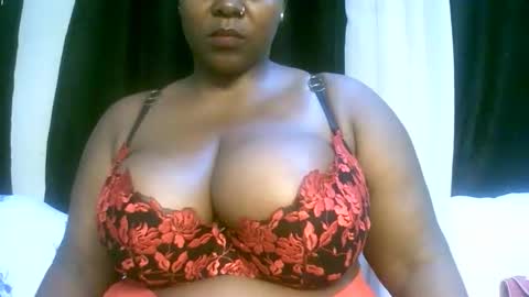 Snapshot of sexxi_ebony chatting on 04-20-26, 07:37 sexxi_ebony online show from 04-20-26, 07:37