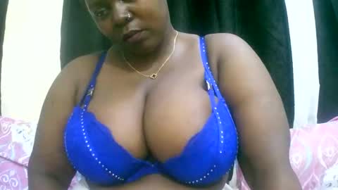 Snapshot of sexxi_ebony chatting on 05-06-26, 01:25 sexxi_ebony online show from 05-06-26, 01:25