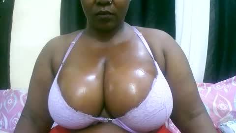 Snapshot of sexxi_ebony chatting on 05-31-26, 01:47 sexxi_ebony online show from 05-31-26, 01:47