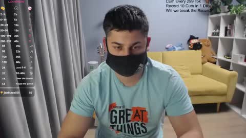 Snapshot of sexxxdickbig chatting on 04-17-26, 07:50 Tommy online show from 04-17-26, 07:50