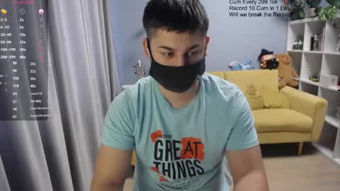 Snapshot of sexxxdickbig chatting on 04-18-26, 08:40 Tommy online show from 04-18-26, 08:40