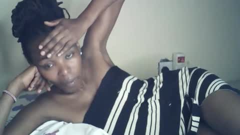 sexxy_curvy23 online show from 05-10-26, 07:08