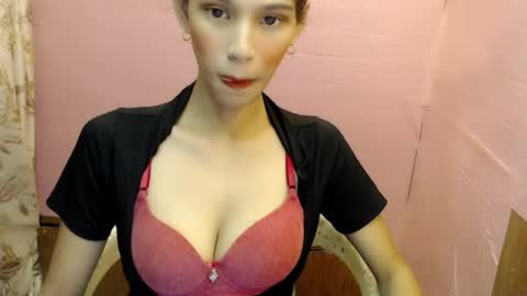 Snapshot of sexxy_dahlia chatting on 04-17-26, 04:26 Dahlia online show from 04-17-26, 04:26