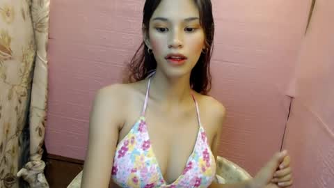 Snapshot of sexxy_dahlia chatting on 05-13-26, 05:49 Dahlia online show from 05-13-26, 05:49