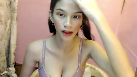 Snapshot of sexxy_dahlia chatting on 05-16-26, 02:38 Dahlia online show from 05-16-26, 02:38