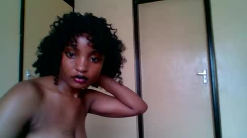 sexxy_daisyy online show from 03-24-26, 06:07
