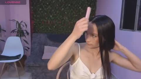 Snapshot of sexy_ailin chatting on 07-08-26, 06:56 Ailin online show from 07-08-26, 06:56