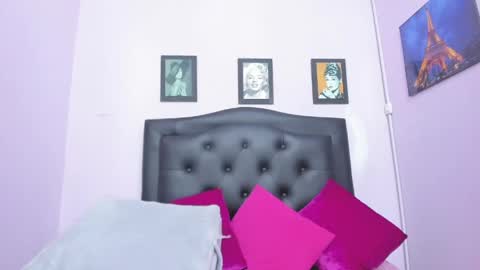 Snapshot of sexy_candy18x chatting on 05-16-26, 12:18 sexy_candy18x online show from 05-16-26, 12:18