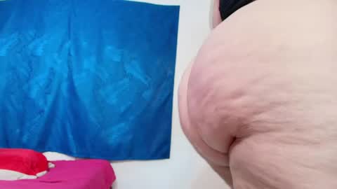 Snapshot of sexy_curvi chatting on 06-27-26, 03:28 karla instagram online show from 06-27-26, 03:28