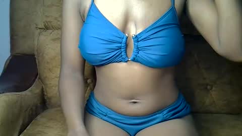 Snapshot of sexy_ellahh chatting on 03-16-26, 02:17 Ellahh online show from 03-16-26, 02:17