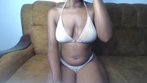 Snapshot of sexy_ellahh chatting on 04-09-26, 09:58 Ellahh online show from 04-09-26, 09:58