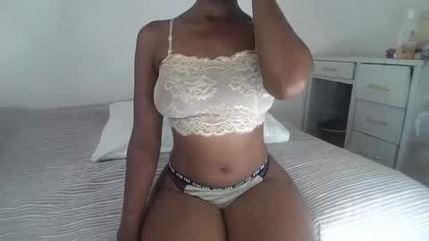 Snapshot of sexy_ellahh chatting on 04-13-26, 09:59 Ellahh online show from 04-13-26, 09:59