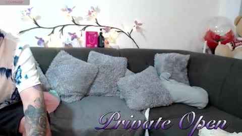 Sexy Ginuin Couple online show from 03-07-26, 12:18