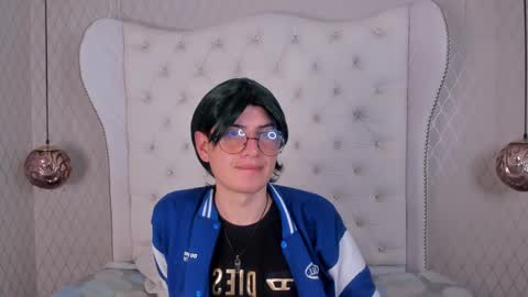 Dereck Martinez online show from 12-27-24, 02:12