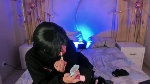 Dereck Martinez online show from 12-28-24, 01:06