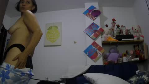 Snapshot of sexy_mary_69 chatting on 07-15-26, 11:21 Mary online show from 07-15-26, 11:21