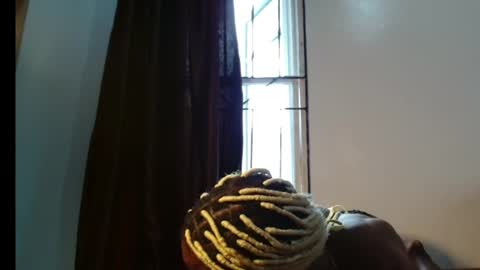 Snapshot of sexy_maureen chatting on 06-27-26, 08:08 maggi online show from 06-27-26, 08:08