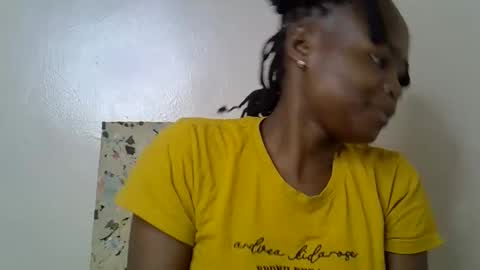 Snapshot of sexy_molyne chatting on 03-08-26, 04:27 Molyne online show from 03-08-26, 04:27