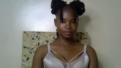 Snapshot of sexy_molyne chatting on 03-08-26, 10:46 Molyne online show from 03-08-26, 10:46
