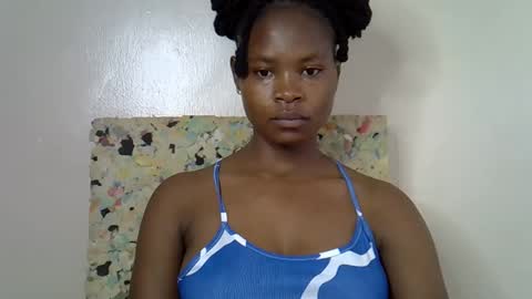 Snapshot of sexy_molyne chatting on 03-16-26, 02:28 Molyne online show from 03-16-26, 02:28