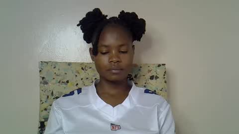 Snapshot of sexy_molyne chatting on 03-19-26, 01:31 Molyne online show from 03-19-26, 01:31