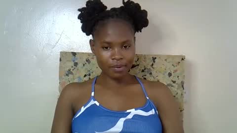 Snapshot of sexy_molyne chatting on 03-21-26, 10:02 Molyne online show from 03-21-26, 10:02