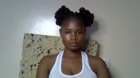 Snapshot of sexy_molyne chatting on 03-23-26, 01:59 Molyne online show from 03-23-26, 01:59